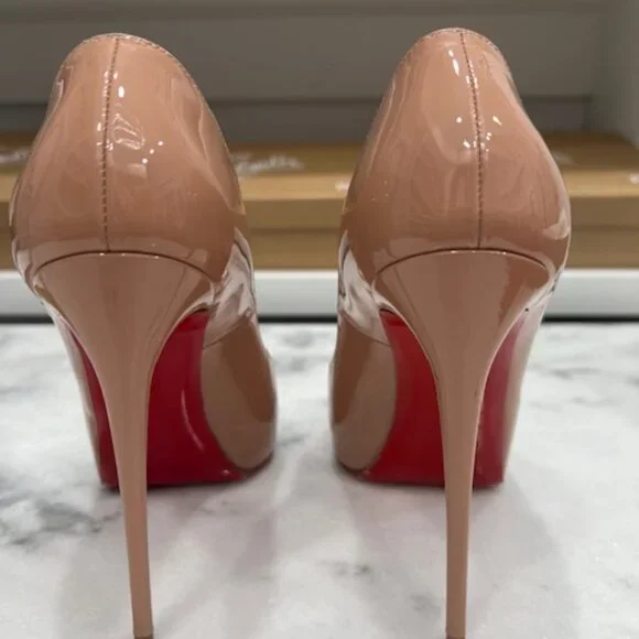 Christian Louboutin New Very Prive Nude 39.5 - Picture 7 of 10